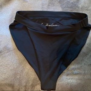 437 full coverage bikini bottoms size medium